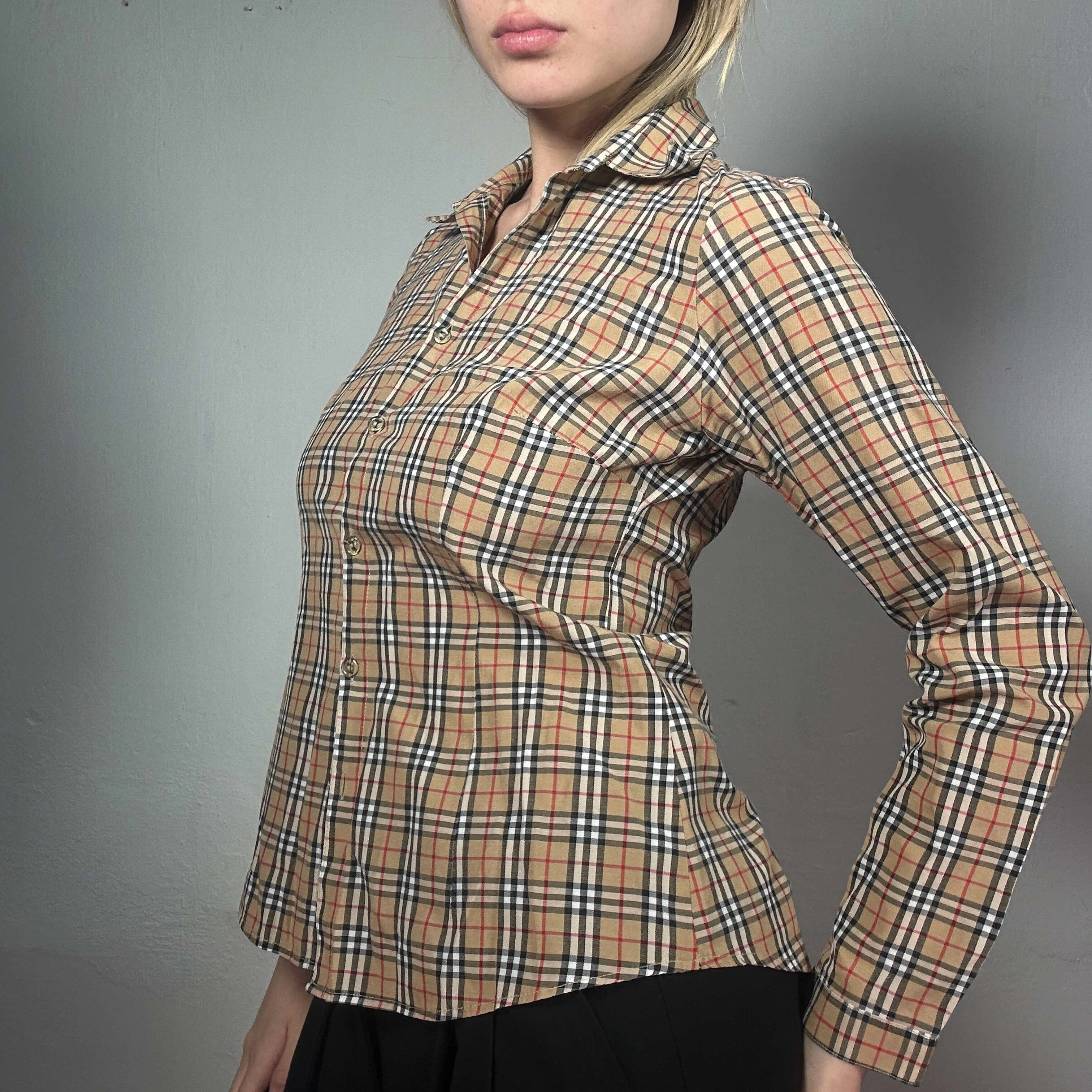 "90s Beige Check Cosán Láidir - Ruibreacháin Faoi Luath, Suas ar an Róinn!"